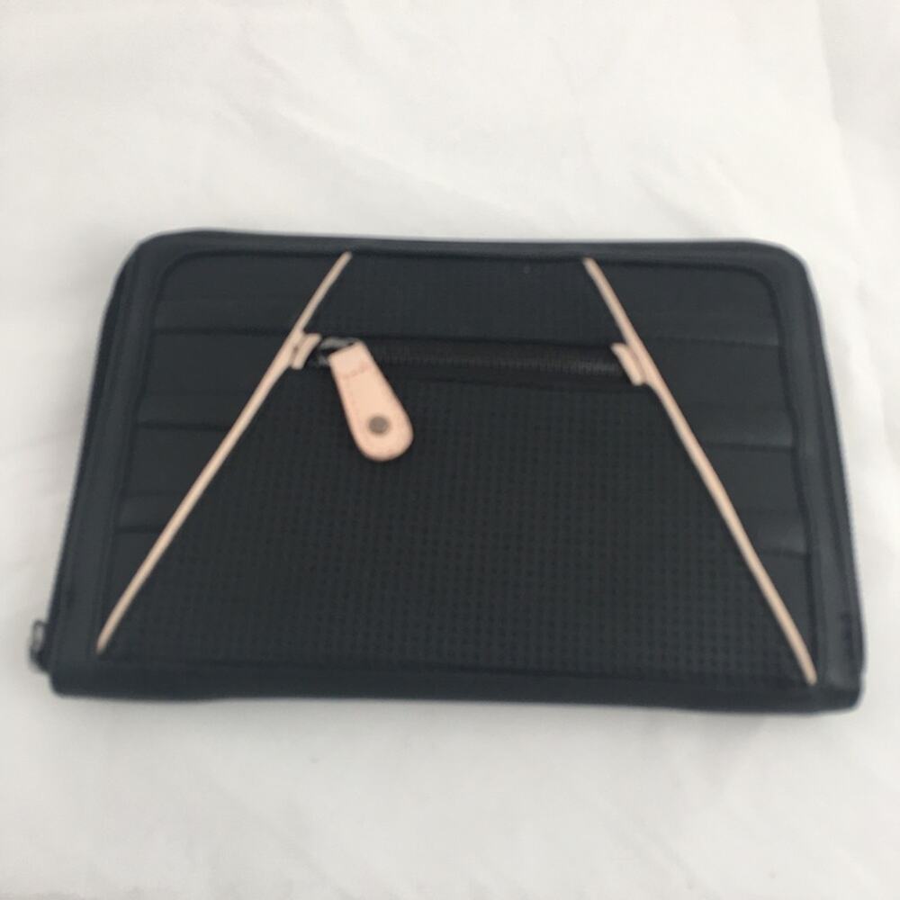 Kensie Clutch / Wallet